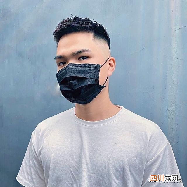 男生去理发店说剪什么发型 进入理发店，男人不要随便乱剪，留这6款发型才更时髦帅气