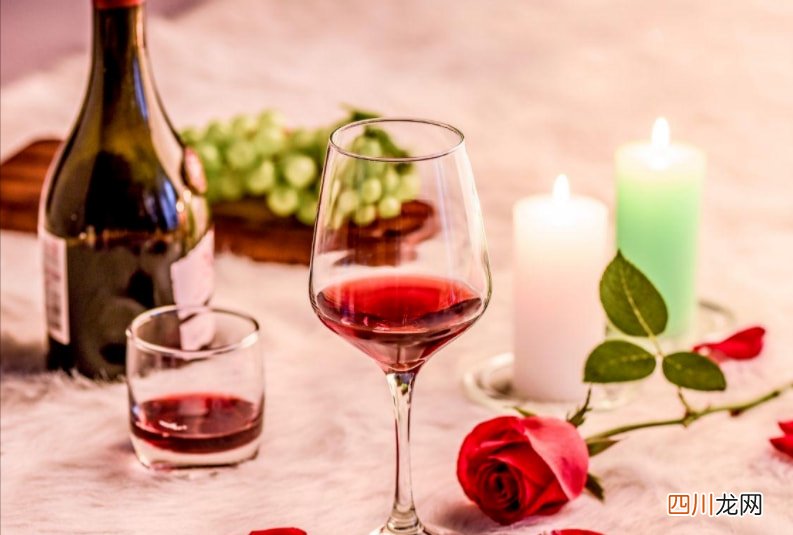 喝红酒时如何倒酒才正确？ 怎样倒红酒