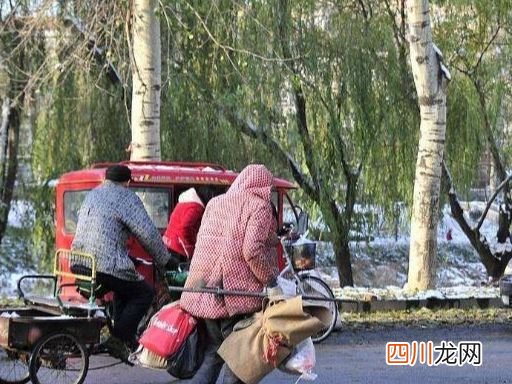 5旬男子流浪二十几载 低头看我是怎么c哭你的幻象