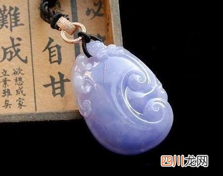 没有不能佩戴的翡翠，只有不会挑选翡翠的人，看这里教你一招！