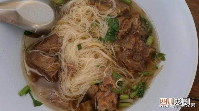 清迈周日夜市 一次性徒步逛完亚洲第一大夜市？体验泰国清迈的夜生活