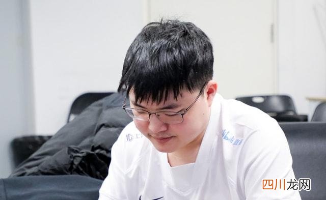 uzi哭了 太扎心了！Uzi回应近期节奏，保护了战队也保护了粉丝