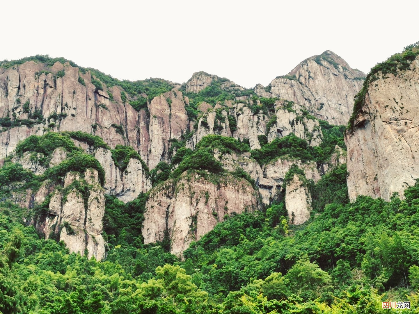 三山五岳中最低调的一座山，徐霞客三次前往，小龙女在此纵身一跃