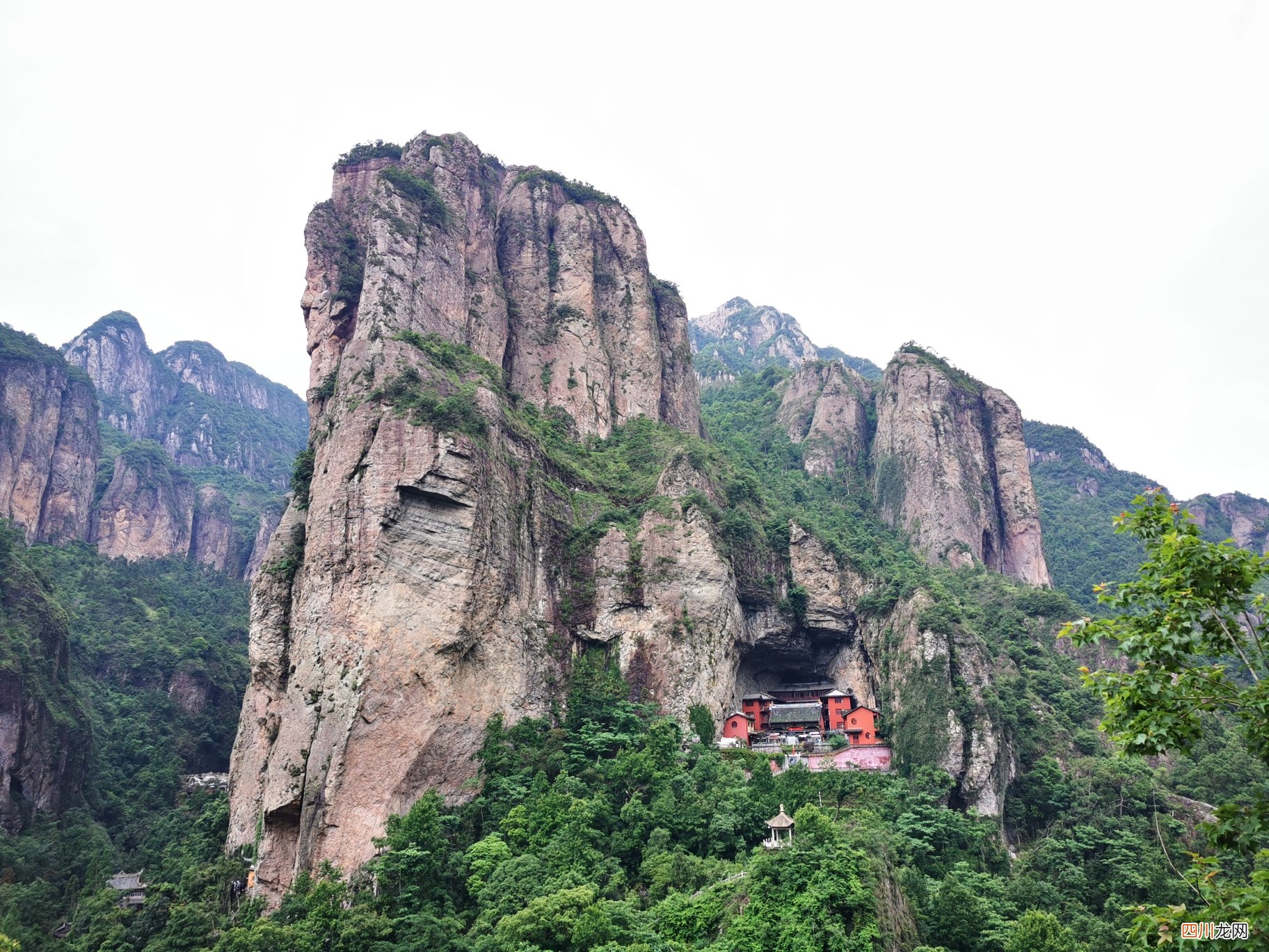 三山五岳中最低调的一座山，徐霞客三次前往，小龙女在此纵身一跃