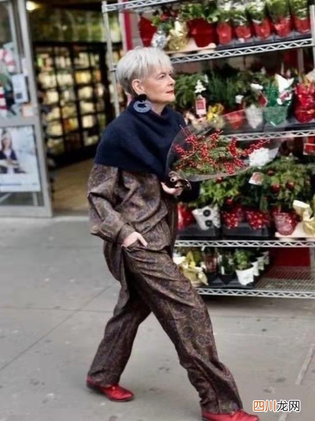 老年人的穿着打扮 老年人如何美一辈子？记住这四个穿衣习惯，就能轻松优雅到老