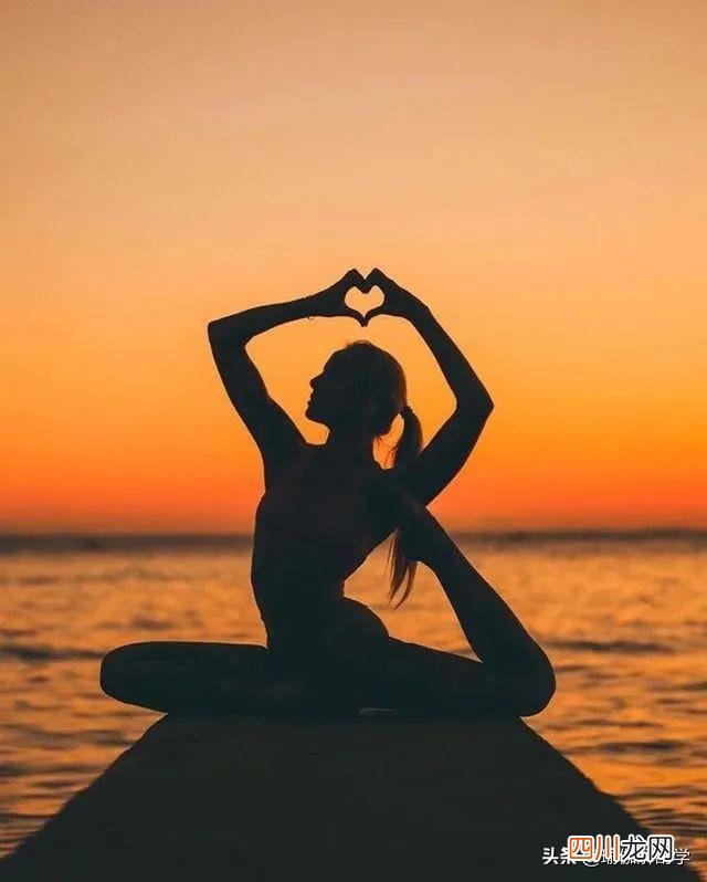 练瑜伽扎什么样的发型好看 扎哪种发型最适合练瑜伽？