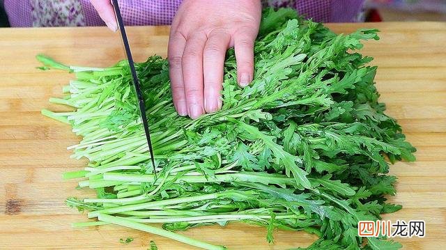 茼蒿在古代被称为“皇帝菜”？常吃对身体有5大好处，春天别错过