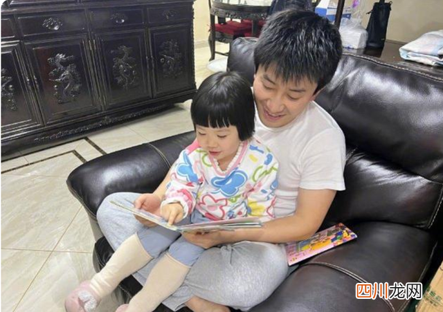 灵魂发问！跳水奥运冠军夫妇被问及三胎问题，老公直言都听老婆的