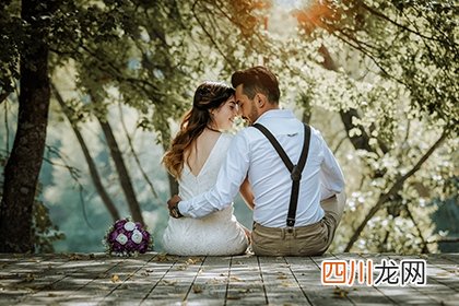 2021年农历十二月初五黄历宜订婚吗？