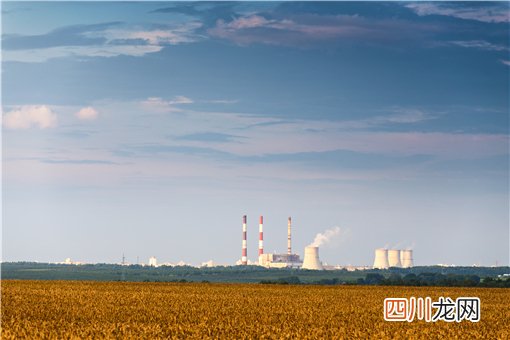 中国西部地区建成的第一座核电站位于哪里？具体在哪个村？附详情