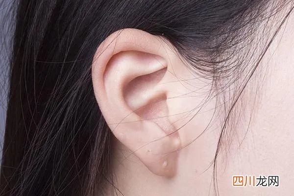 耳朵里总有嗡嗡声是怎么回事 耳朵里总有嗡嗡声怎么解决