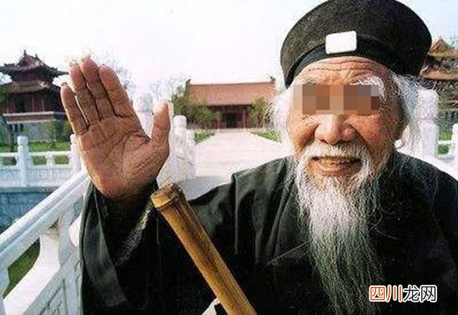 孙女去世，奶奶上坟被雷劈 ???