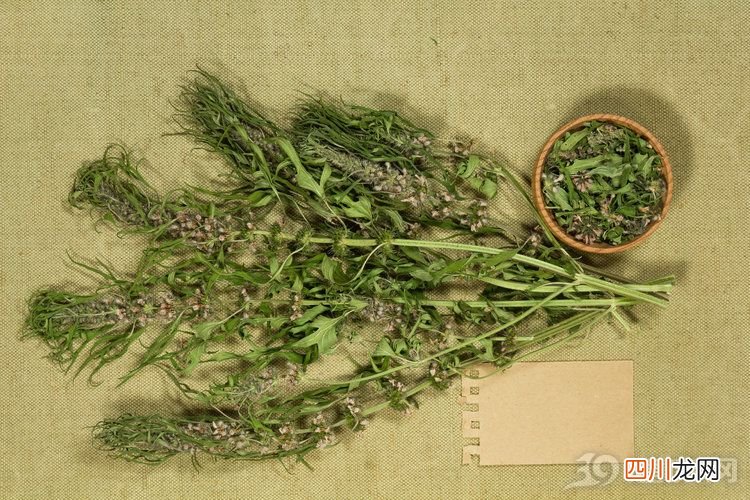 肚子里有“蛔虫”的人表现 肚子有蛔虫
