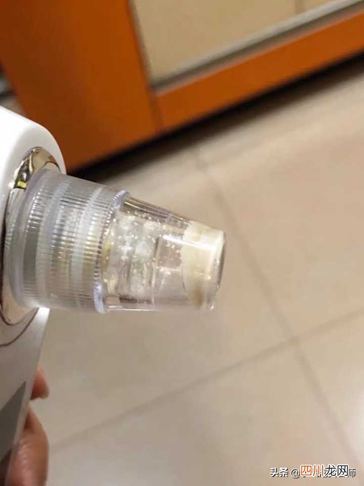 清理黑头最有效的方法 吸黑头粉刺仪器有用吗