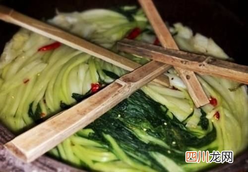 腌菜吃多了，会不会亚硝酸盐超标致癌？ 咸菜亚硝酸盐