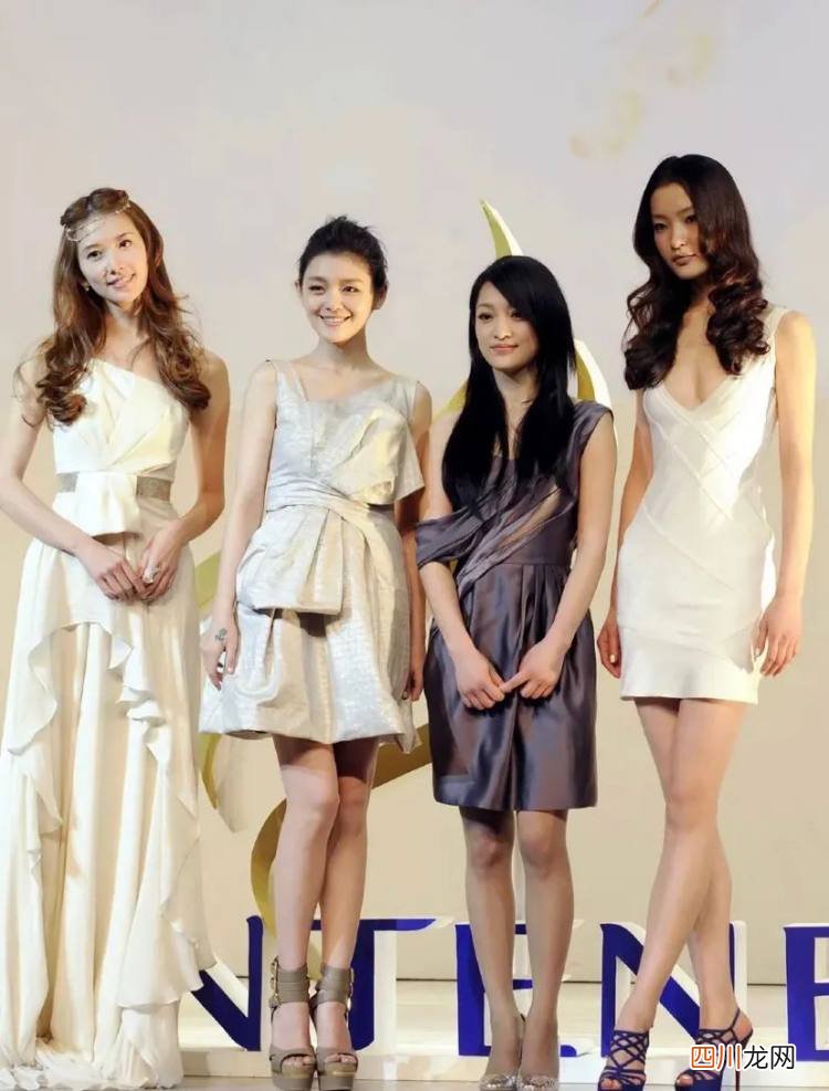 美人相遇必有一输，娱乐圈大的反差，都在女明星的合照里