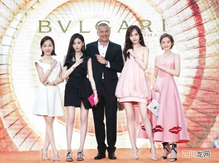 美人相遇必有一输，娱乐圈大的反差，都在女明星的合照里