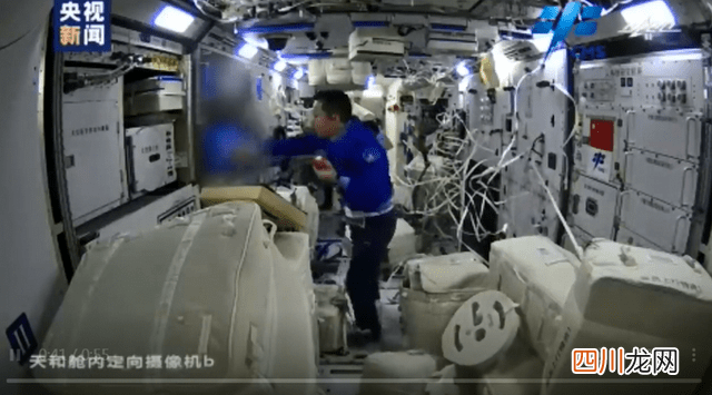 航天员“太空吃播”来了：中餐走出地球、冲向宇宙