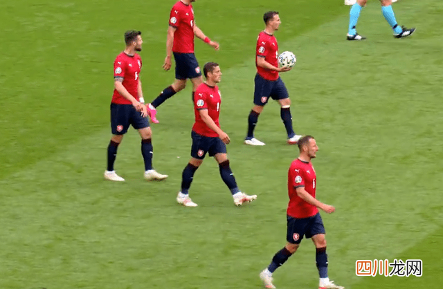 1-0,3-1，英格兰捷克出线，克罗地亚大胜晋级，苏格兰汰出局