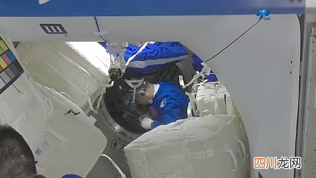 航天员“太空吃播”来了：航天员这两天在干啥？在太空布置“新家”