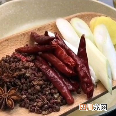 虎皮凤爪怎么做好吃 虎皮凤爪的做法