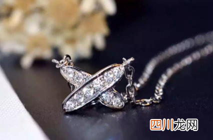 钻石项链必须每个月清洗吗