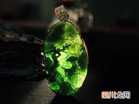 都说翡翠能够养人，翡翠对人有哪些好处，你全部了解吗？