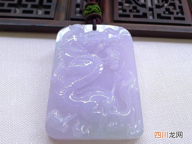 都说翡翠能够养人，翡翠对人有哪些好处，你全部了解吗？