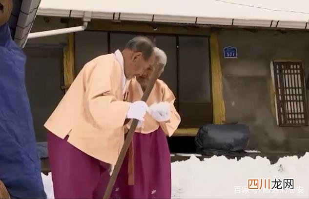 《亲爱的不要跨过那条江》不用过多的言语，这就是长情的告白