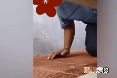 公厕趴地偷窥男子落网 受害人发声