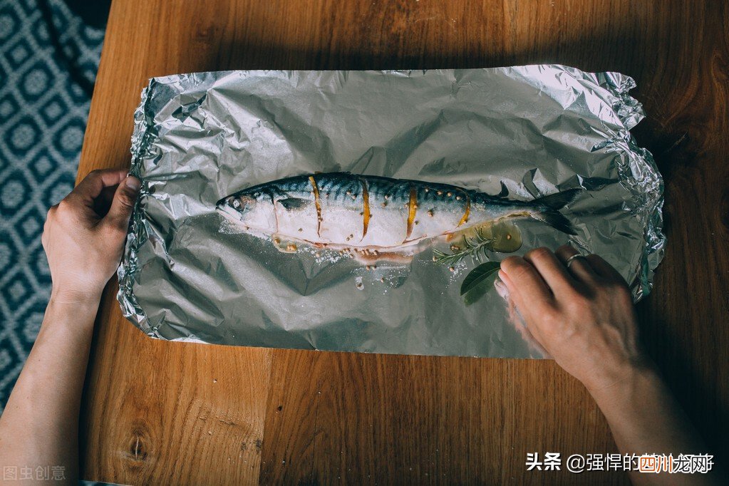 用锡箔纸包装的食物，能放进微波炉加热吗？ 蚂蚁庄园今日答案