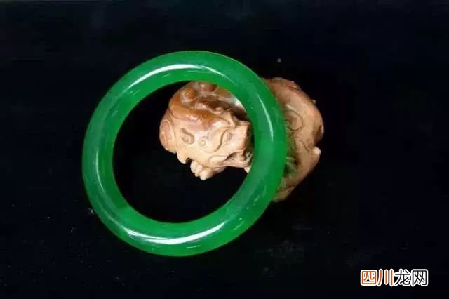 有钱也买不到的世界级翡翠手镯曝光