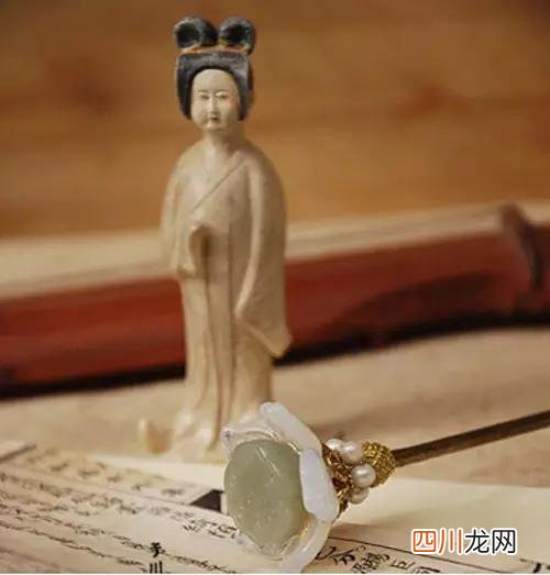 翡翠发簪不戴，放着都好美！