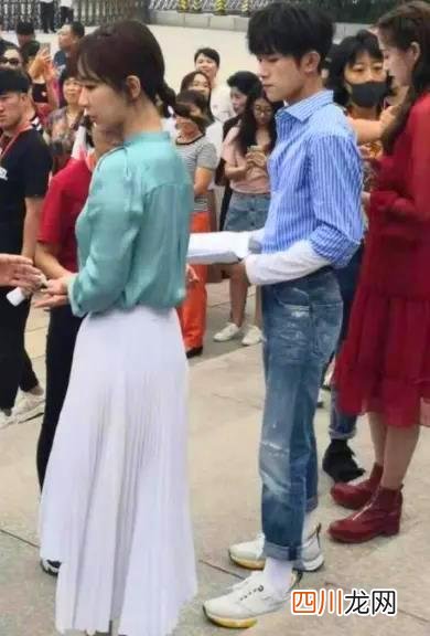 两人同台后谁谎报身高一目了然 易烊千玺身高