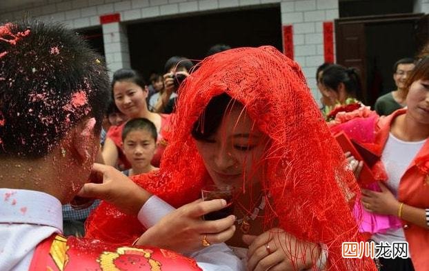 带着孩子走亲戚 金银花露的小说