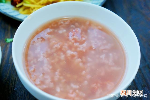 早起半小时，营养丰富又美味 一家四口换着做饭