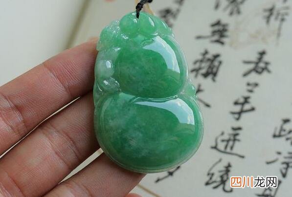 一组豆种翡翠图片告诉你，豆种翡翠也有贵的！