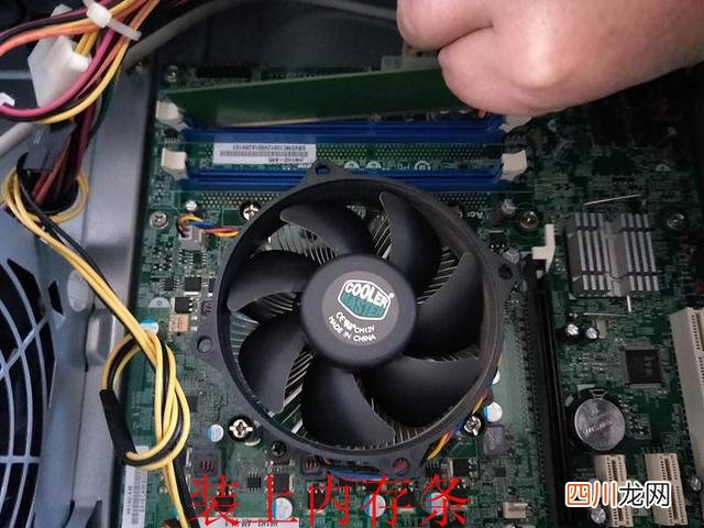 不用去维修店 电脑开机屏幕没反应无信号怎么回事？用这几步自己轻松搞定！
