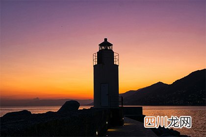 2022年农历四月二十八这天的黄历宜出殡吗？
