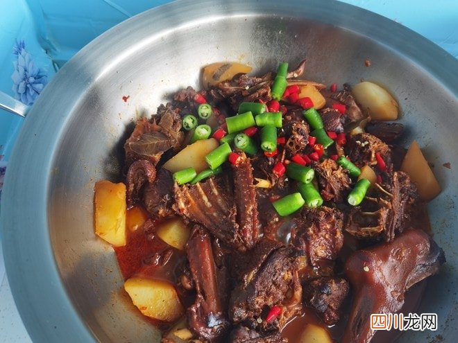 铁锅炖大鹅实际操作＋配料表 铁锅炖大鹅的正宗做法