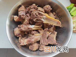 铁锅炖大鹅实际操作＋配料表 铁锅炖大鹅的正宗做法
