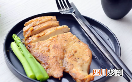 鸡胸肉要不要混着猫粮