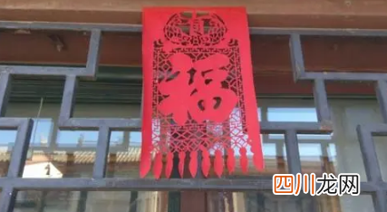 2022春节挂钱可以贴在屋里吗