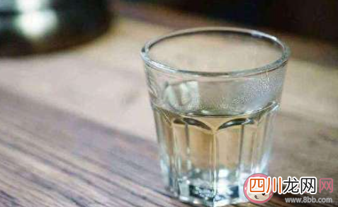 喝水不足会有哪些健康风险 哪些情况代表你的身体缺水了