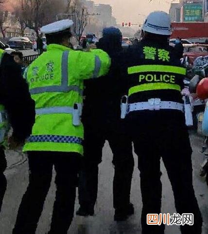 河南警方通报交警使用二维码收款 收的钱去哪了？