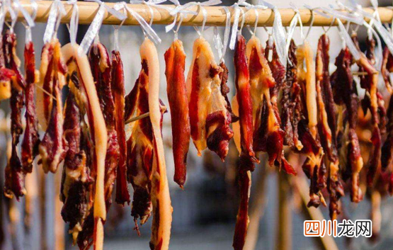 腊肉表面起白色的霉怎么处理