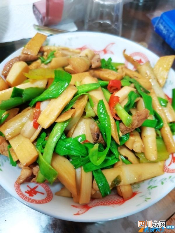 蒜苗炒竹笋的做法 蒜苗炒竹笋丝好吃吗