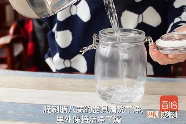腌腊八蒜记住“2用1窍门”，颜色碧绿大蒜酸脆 腊八蒜怎么腌制又绿又好吃