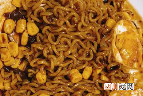 白象火鸡面和三养火鸡面哪个辣
