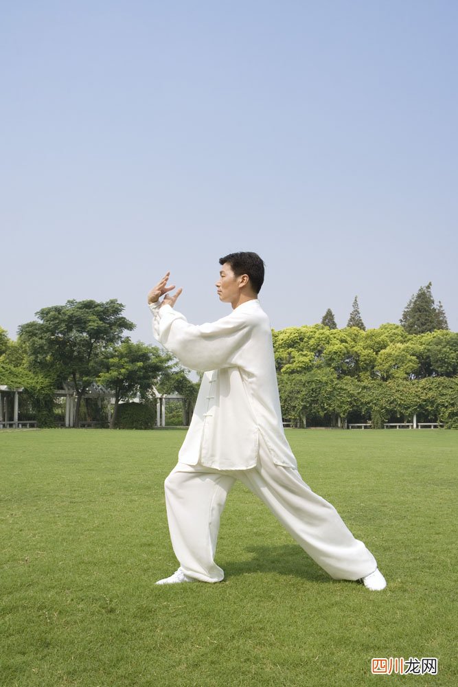 打太极拳可以缓解关节疼